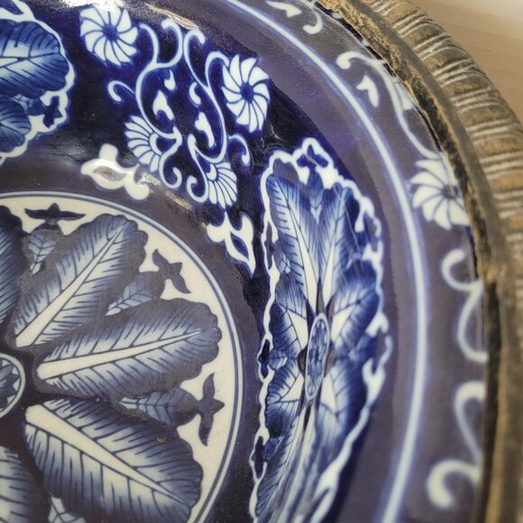 Bombay Co. Stunning Large Blue & White Chinoiseries Bowl with Brass Trim & Feet - Picture 5 of 11